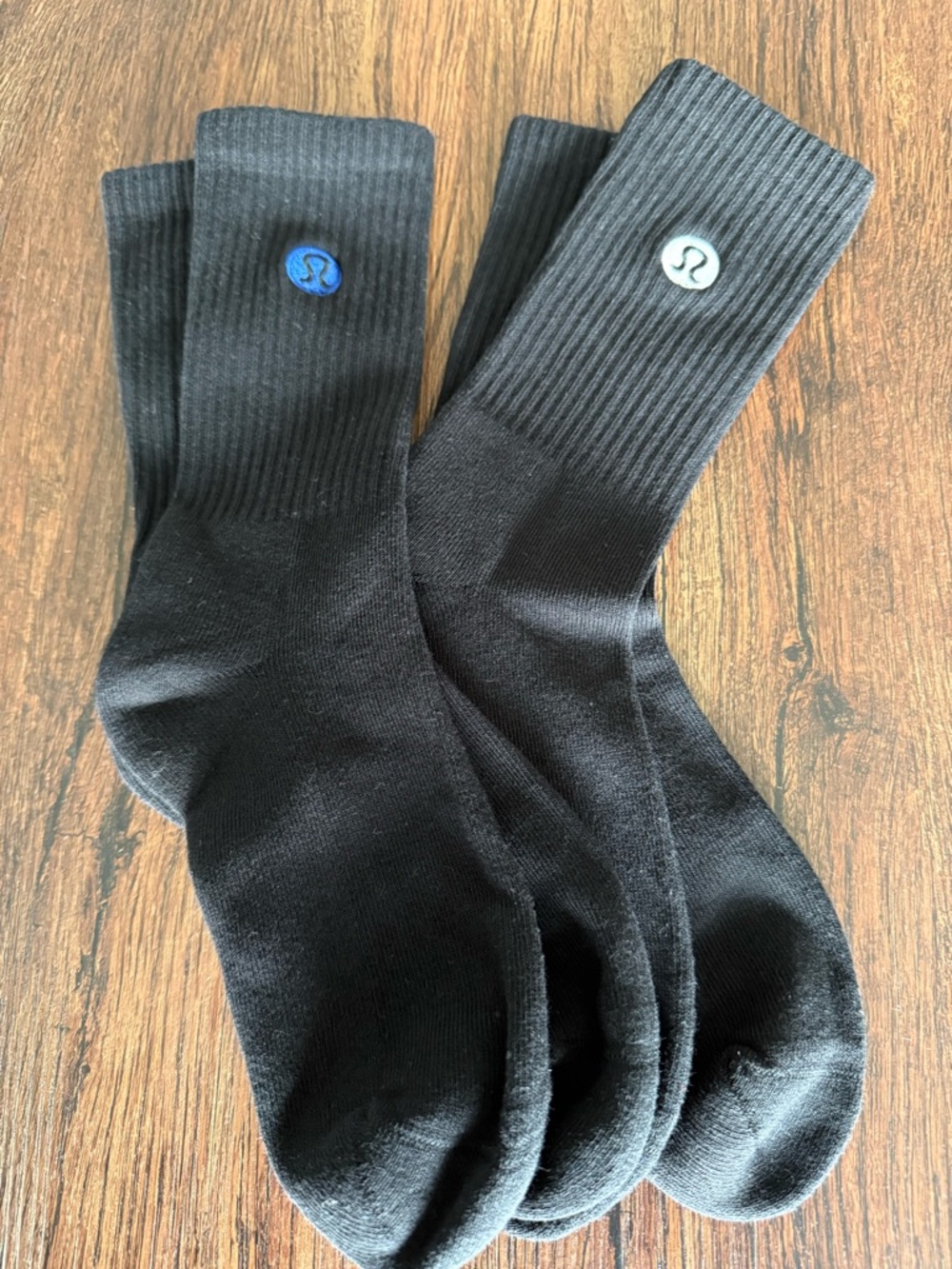 lululemon athletica M Black Crew Socks with Blue and White Logo Accents NWOT
